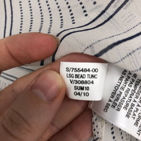 Banana Republic Sheet Beaded V-Neck white barrack long sleeve blouse small - Picture 7 of 13